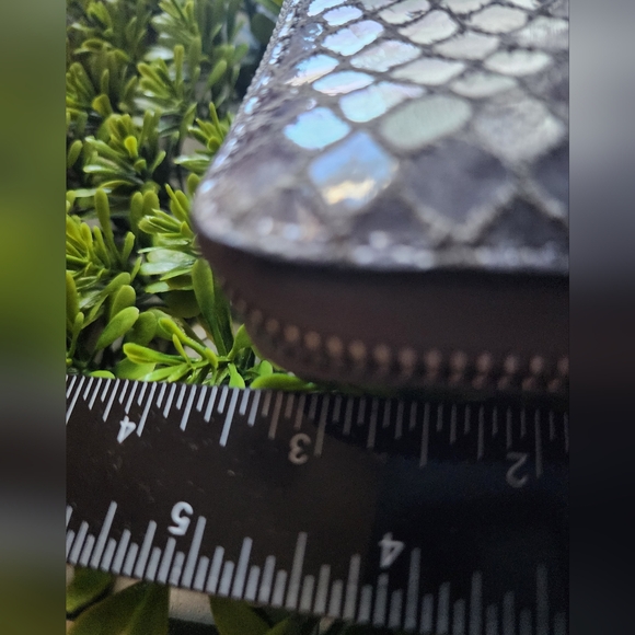 EUC Michael Kors grey snake print wristlet - Picture 13 of 13